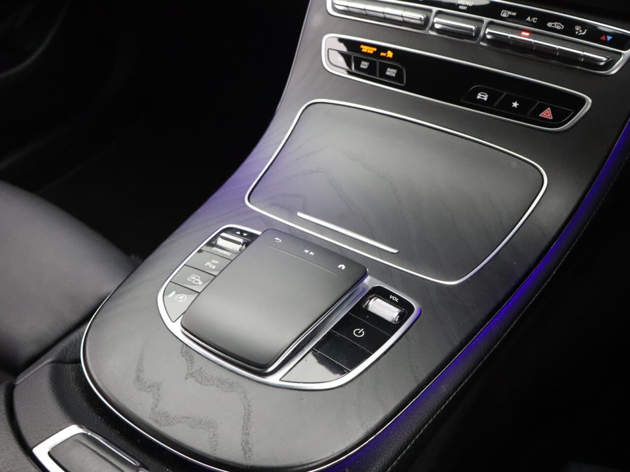 Mercedes-Benz E Class 2.0 E300dh MHEV AMG Line (Premium) — image 24