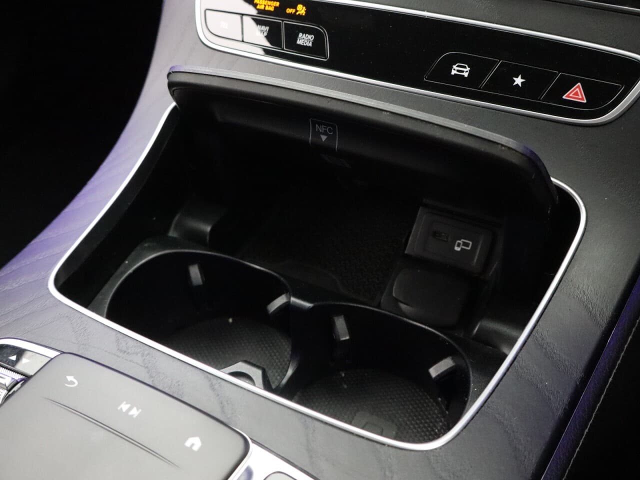 Mercedes-Benz E Class 2.0 E300dh MHEV AMG Line (Premium) — image 27