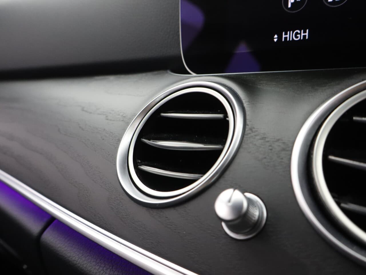 Mercedes-Benz E Class 2.0 E300dh MHEV AMG Line (Premium) — image 32