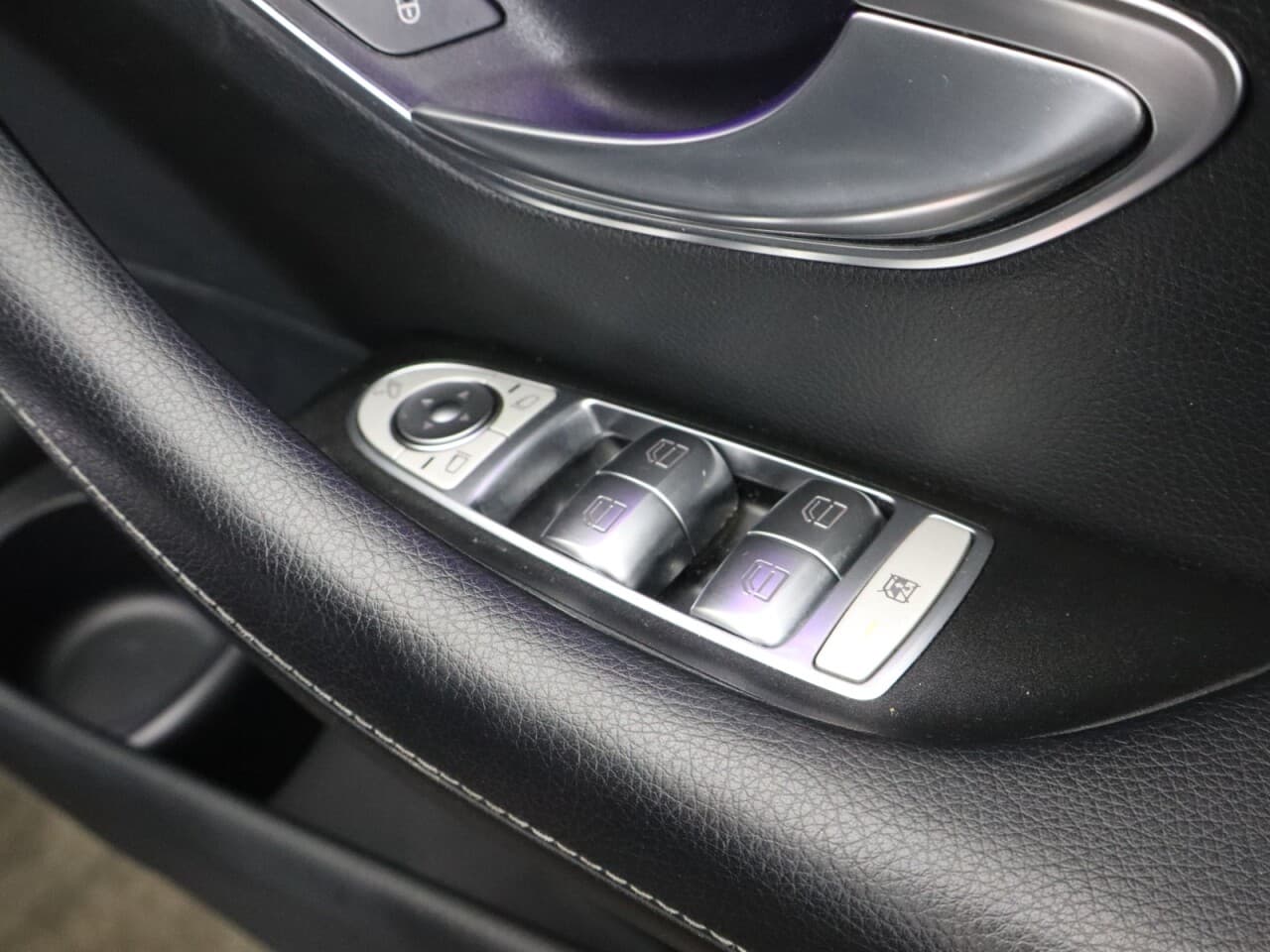 Mercedes-Benz E Class 2.0 E300dh MHEV AMG Line (Premium) — image 56