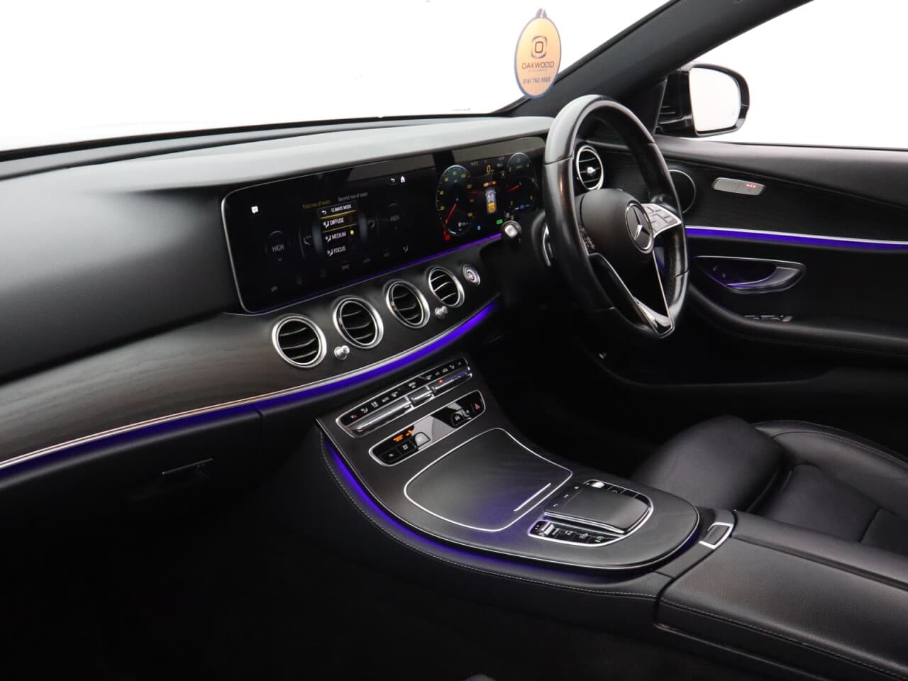 Mercedes-Benz E Class 2.0 E300dh MHEV AMG Line (Premium) — image 49