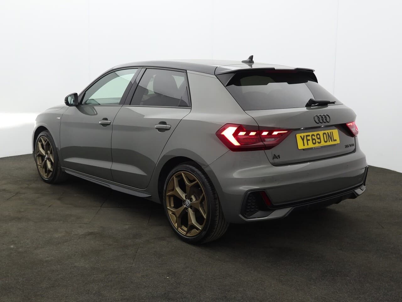 Audi A1 1.5 TFSI 35 S line Contrast Edition Sportback — image 8