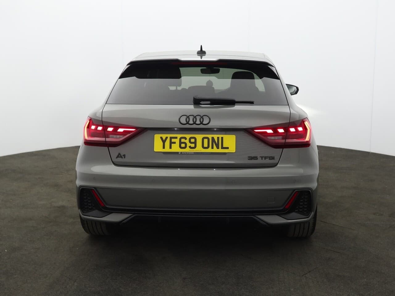 Audi A1 1.5 TFSI 35 S line Contrast Edition Sportback — image 9