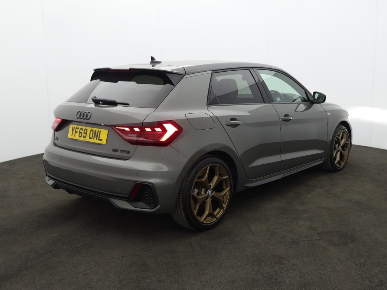Audi A1 1.5 TFSI 35 S line Contrast Edition Sportback — image 10