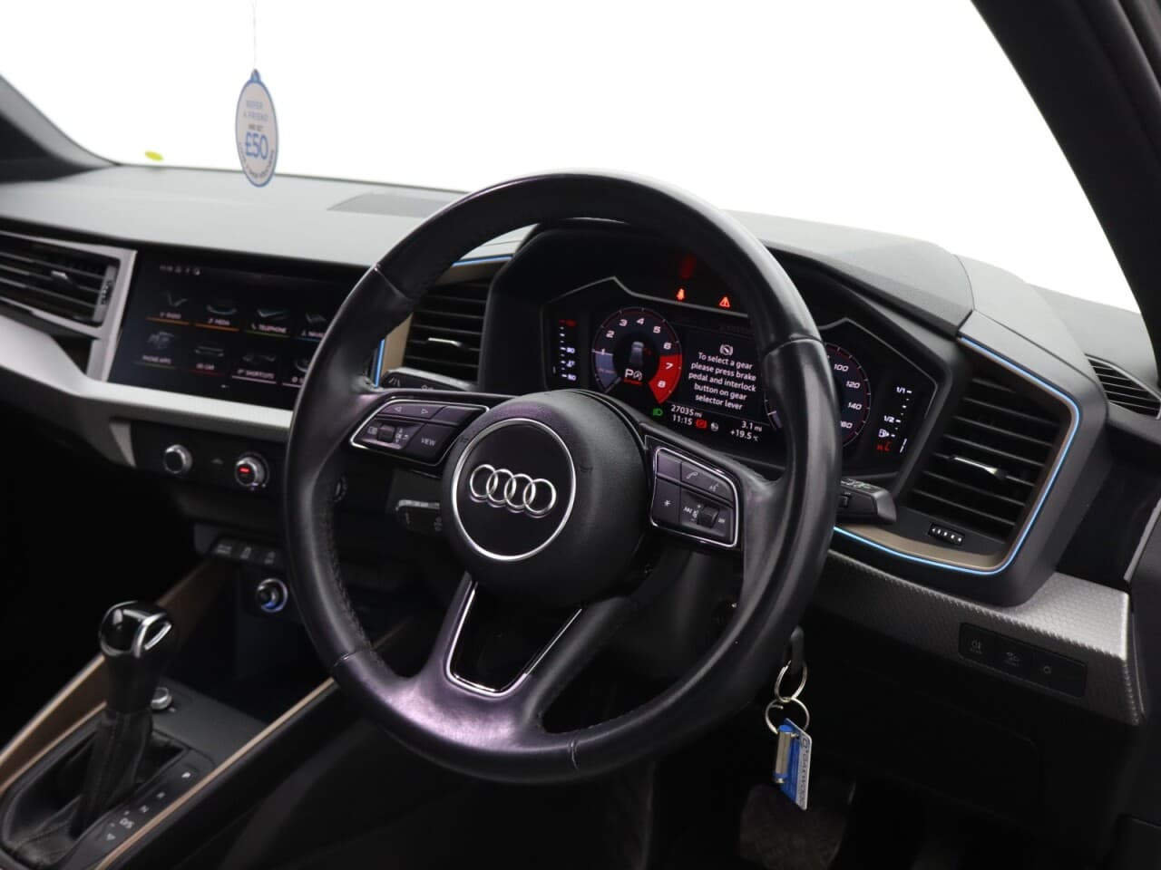 Audi A1 1.5 TFSI 35 S line Contrast Edition Sportback — image 14