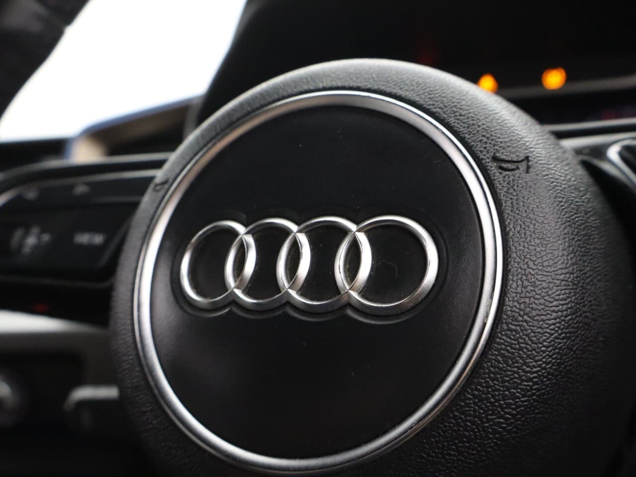 Audi A1 1.5 TFSI 35 S line Contrast Edition Sportback — image 17