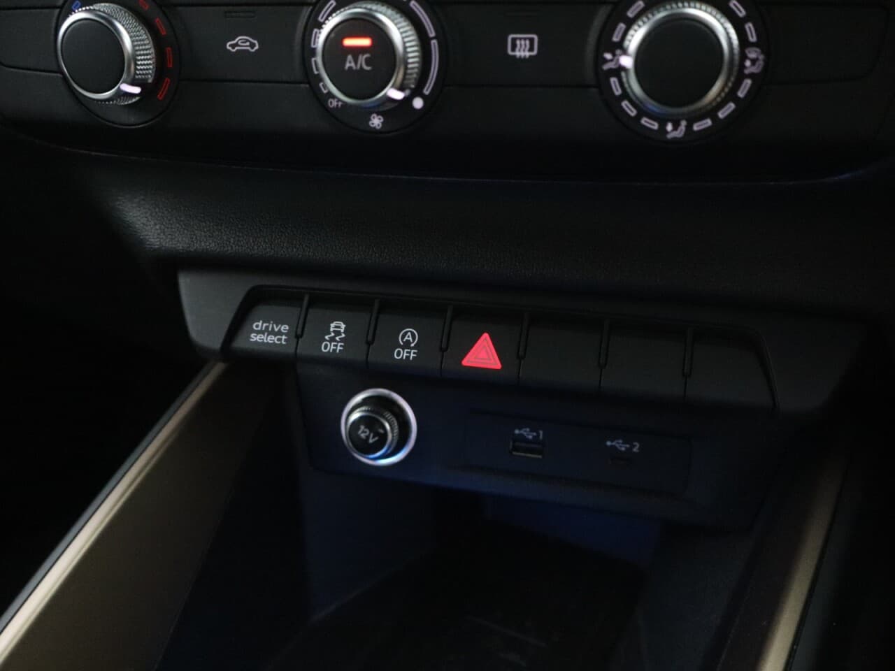 Audi A1 1.5 TFSI 35 S line Contrast Edition Sportback — image 28