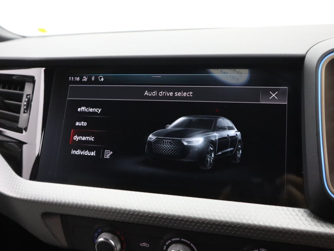 Audi A1 1.5 TFSI 35 S line Contrast Edition Sportback — image 34