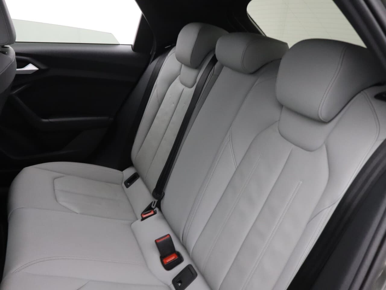 Audi A1 1.5 TFSI 35 S line Contrast Edition Sportback — image 42