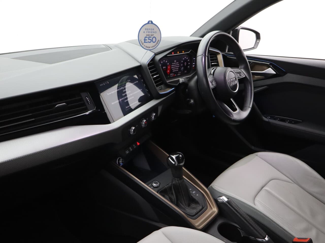 Audi A1 1.5 TFSI 35 S line Contrast Edition Sportback — image 39