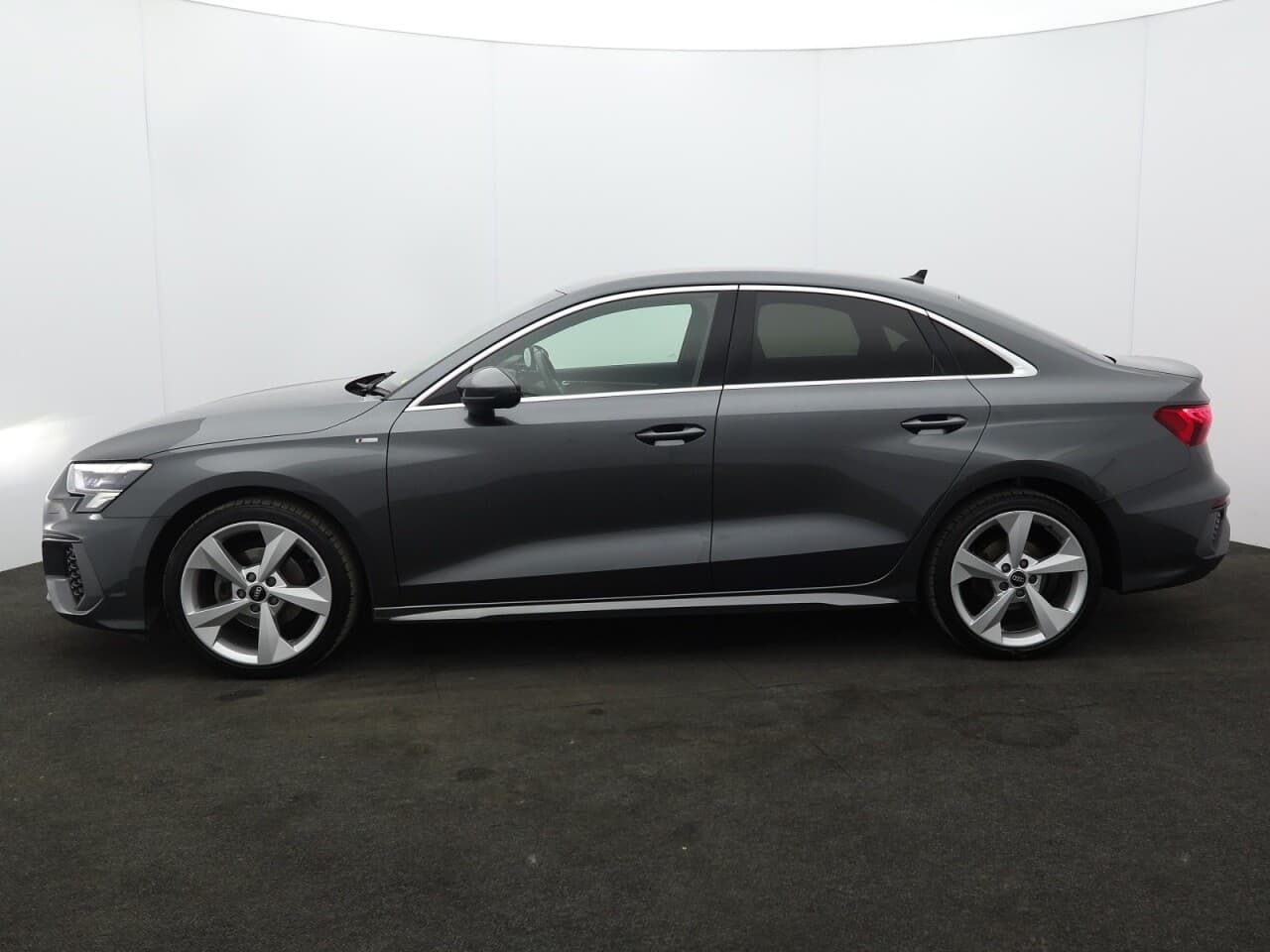 Audi A3 1.5 TFSI 35 S line — image 6