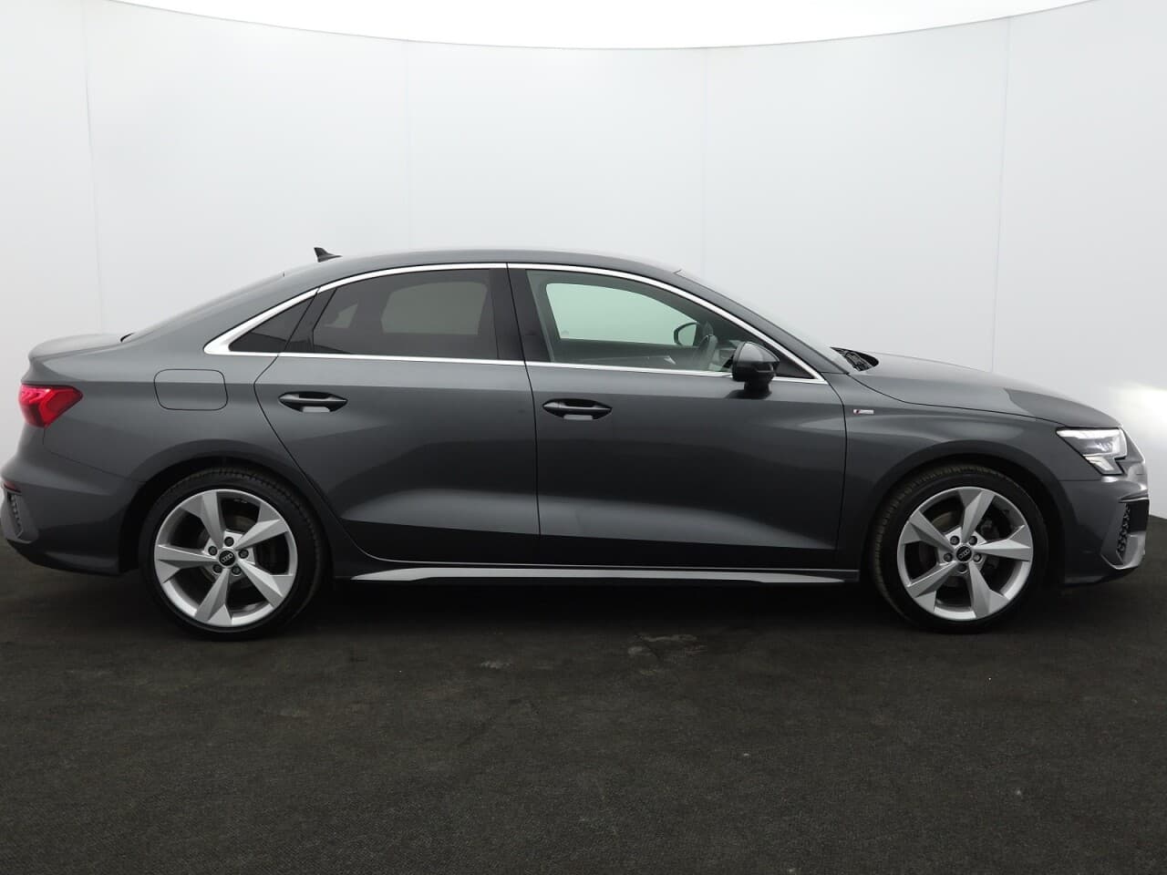 Audi A3 1.5 TFSI 35 S line — image 11