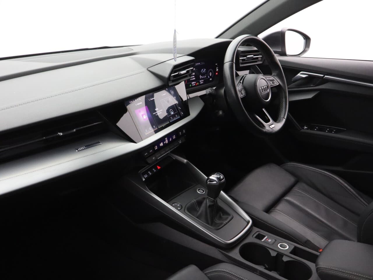 Audi A3 1.5 TFSI 35 S line — image 41