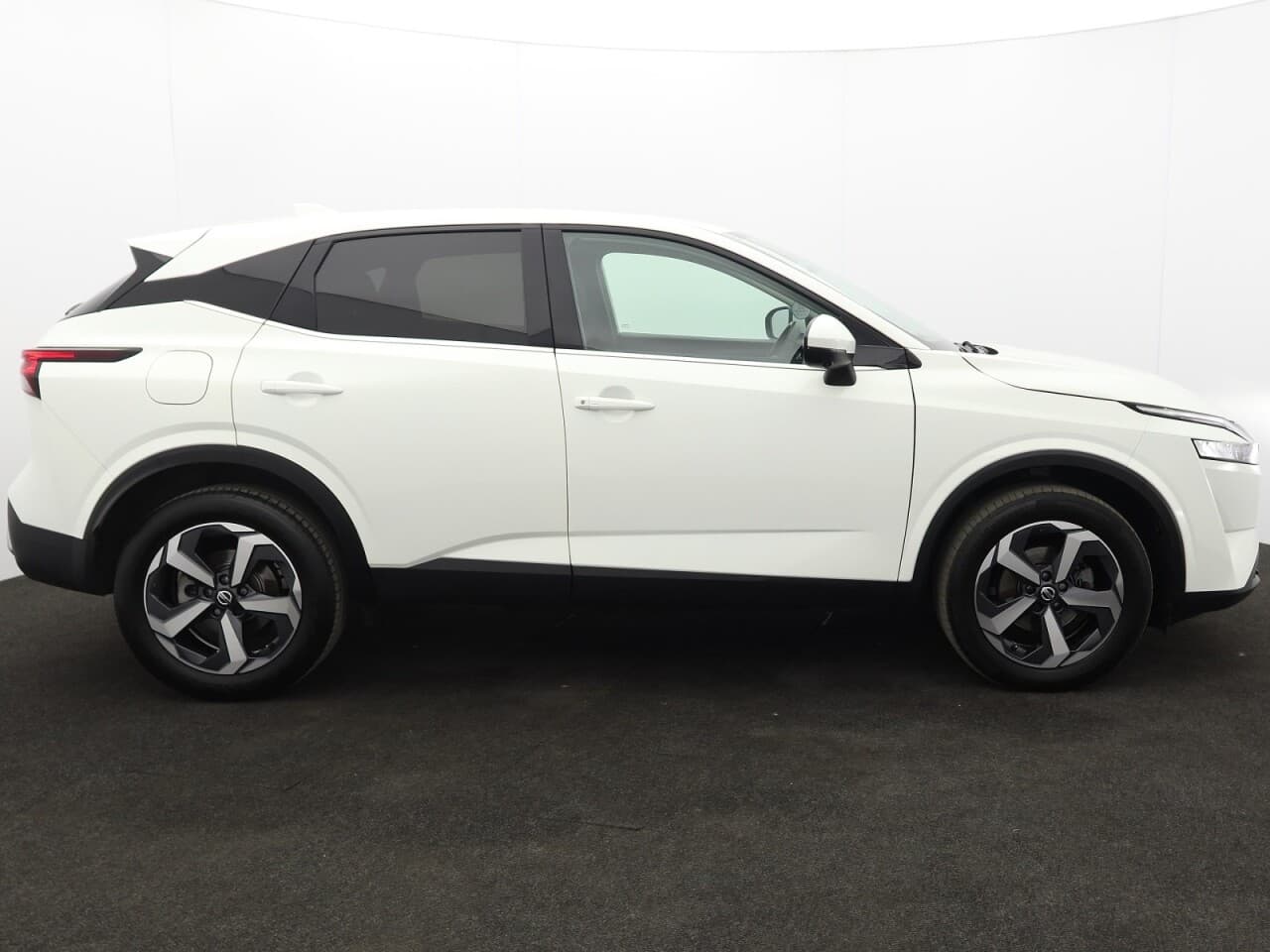 Nissan Qashqai 1.3 DIG-T MHEV N-Connecta — image 11
