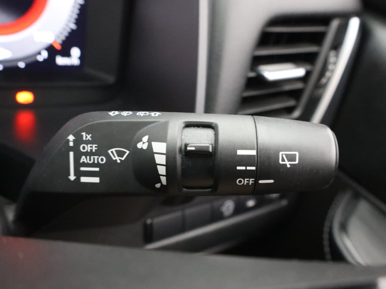Nissan Qashqai 1.3 DIG-T MHEV N-Connecta — image 40