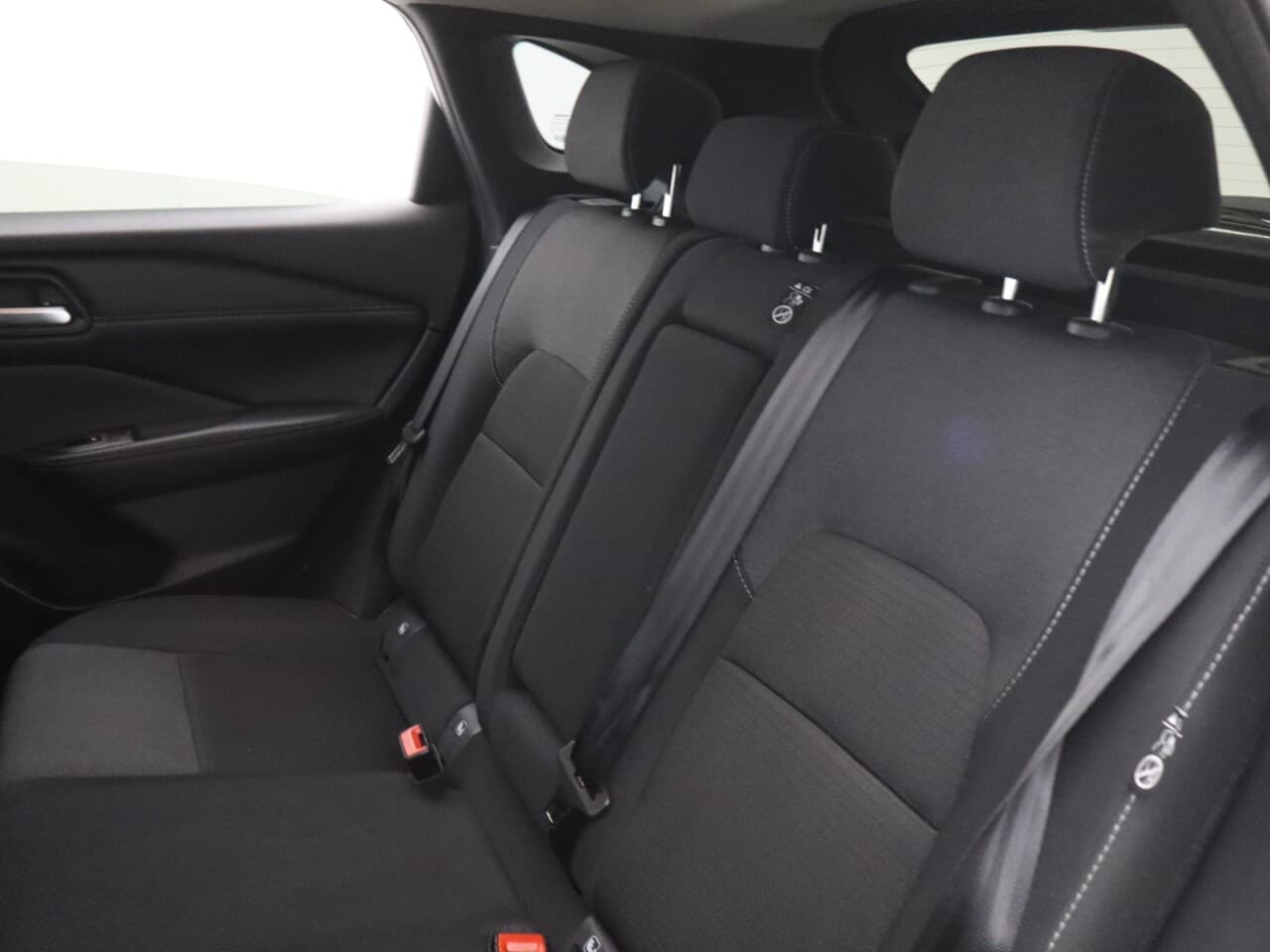 Nissan Qashqai 1.3 DIG-T MHEV N-Connecta — image 44