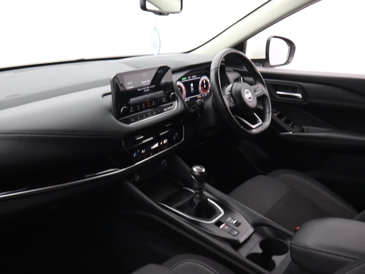 Nissan Qashqai 1.3 DIG-T MHEV N-Connecta — image 41