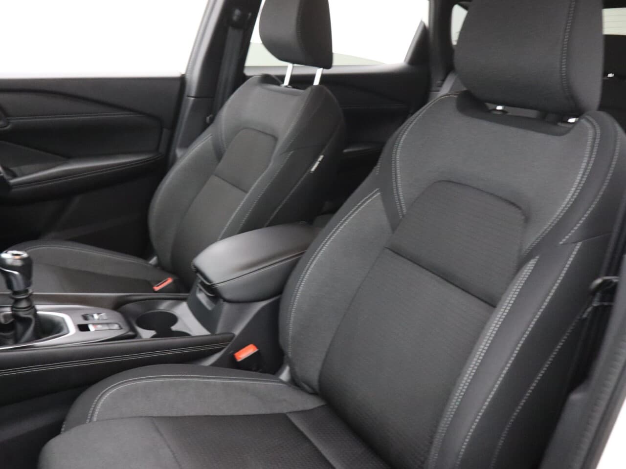 Nissan Qashqai 1.3 DIG-T MHEV N-Connecta — image 42
