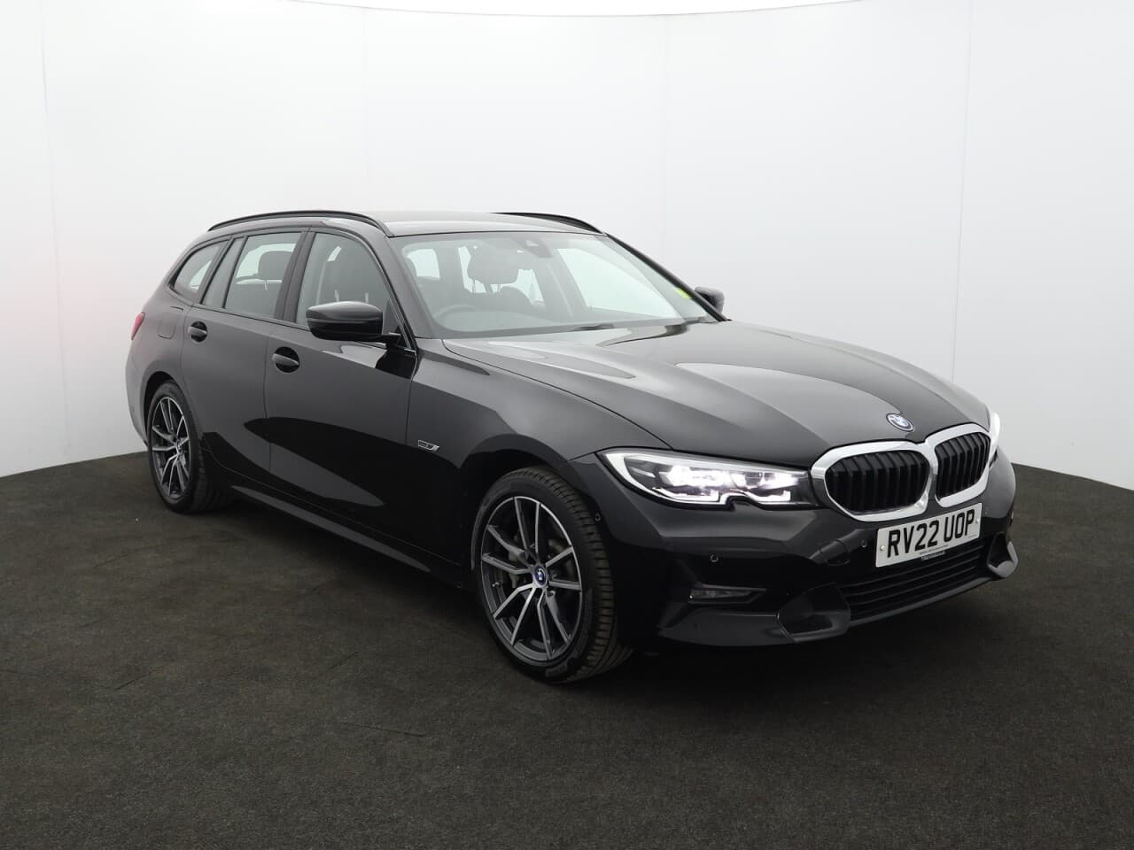 BMW 3 Series 2.0 330e 12kWh Sport Pro Touring view 1