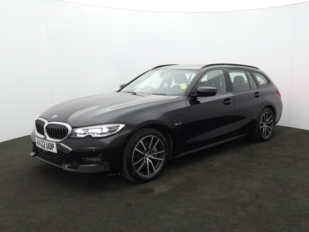 BMW 3 Series 2.0 330e 12kWh Sport Pro Touring — image 5
