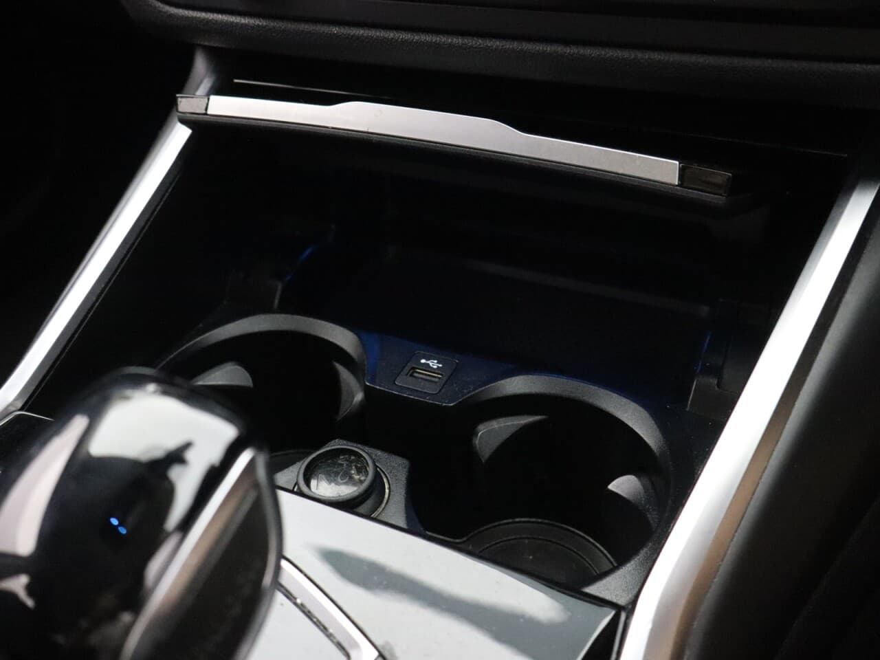 BMW 3 Series 2.0 330e 12kWh Sport Pro Touring — image 30
