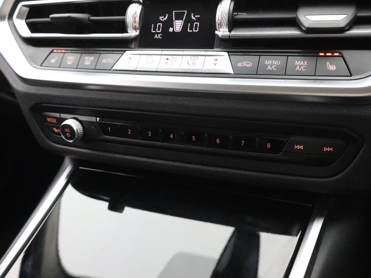 BMW 3 Series 2.0 330e 12kWh Sport Pro Touring — image 33