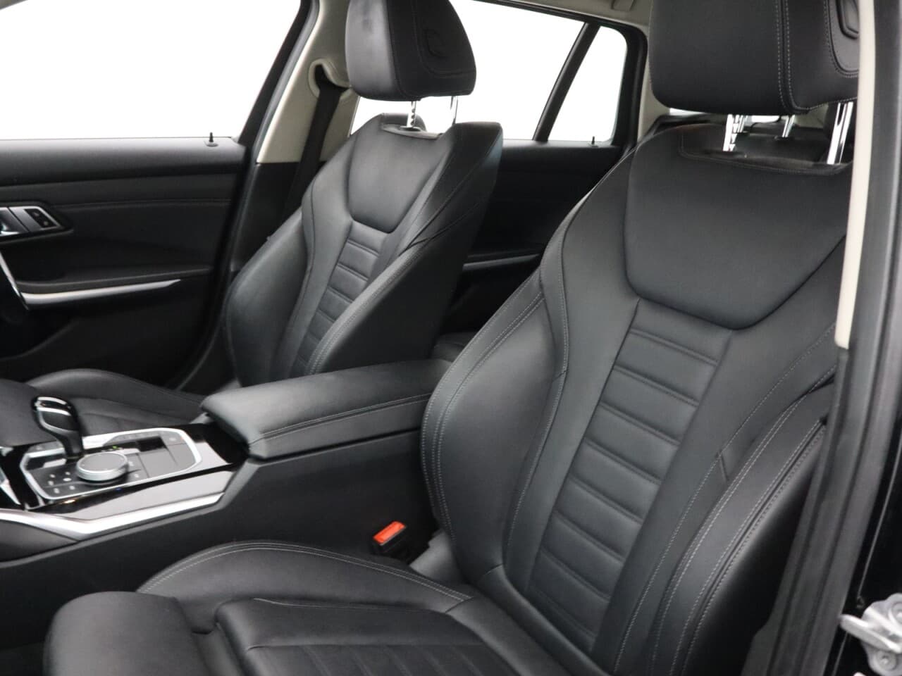 BMW 3 Series 2.0 330e 12kWh Sport Pro Touring — image 51
