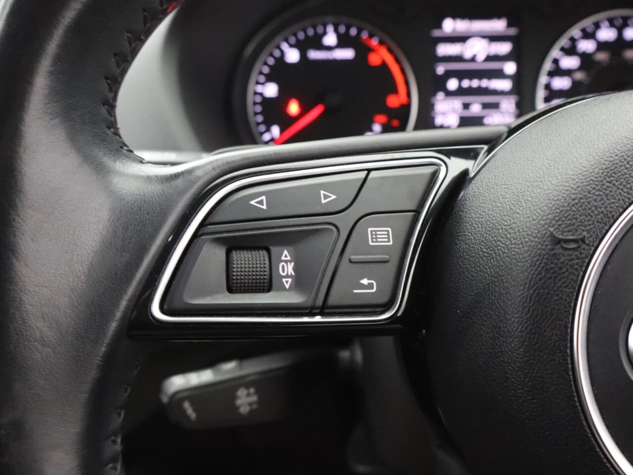 Audi Q2 2.0 TDI Edition 1 — image 17
