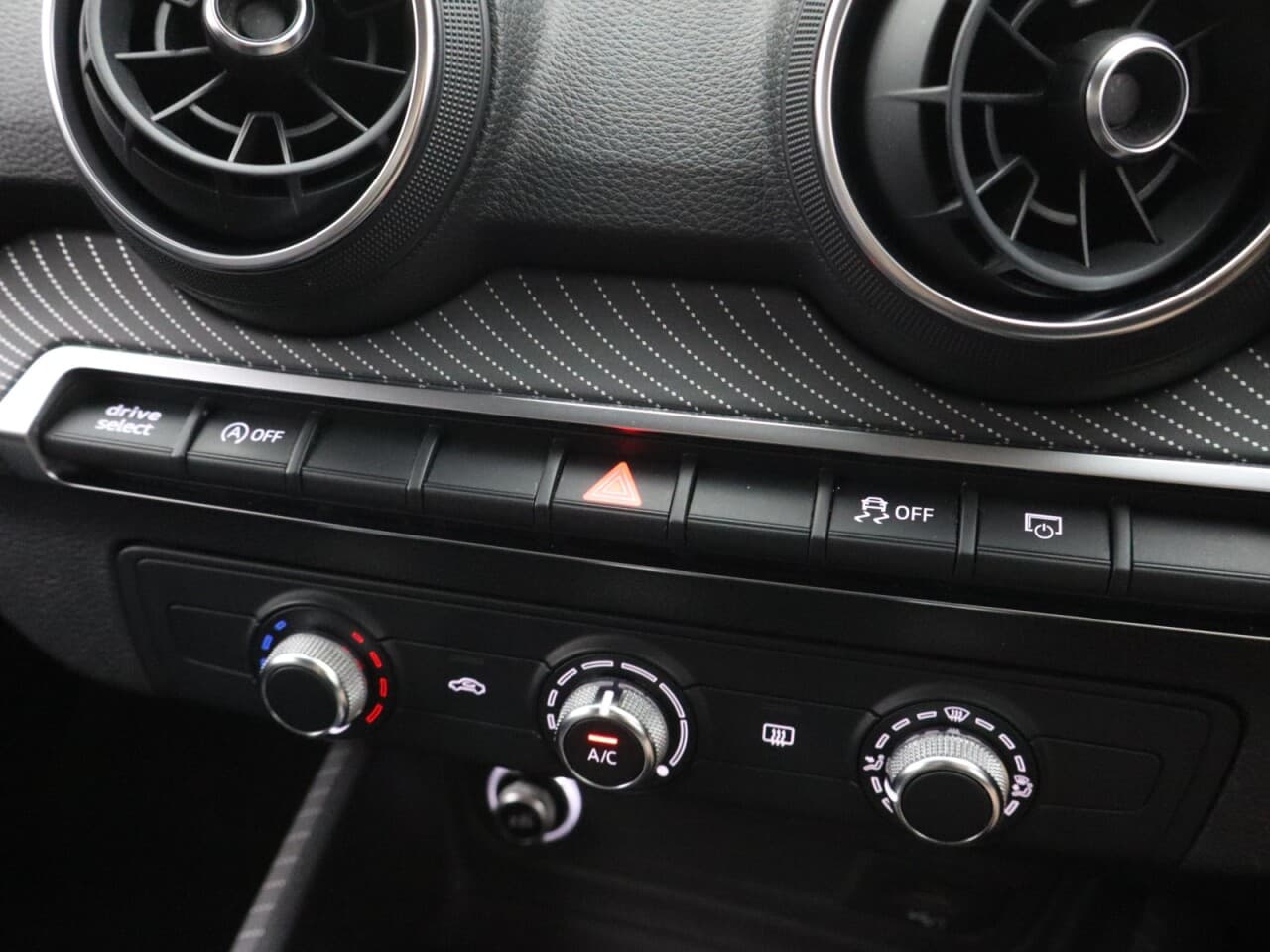 Audi Q2 2.0 TDI Edition 1 — image 31