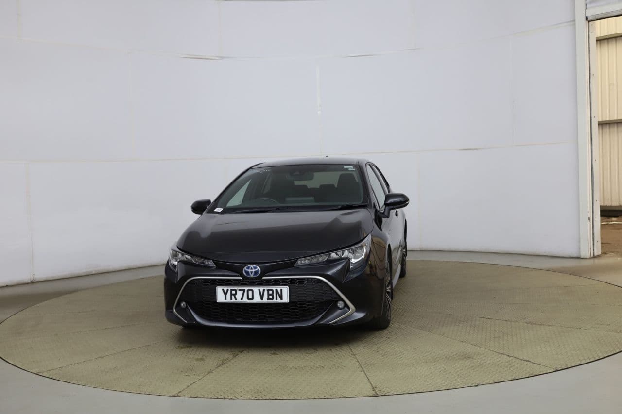 Toyota Corolla 1.8 VVT-h Design — image 4