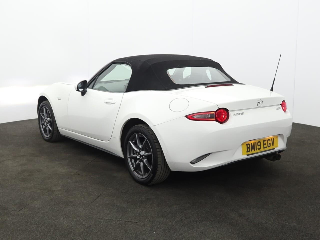 Mazda MX-5 1.5 SKYACTIV-G SE+ — image 8