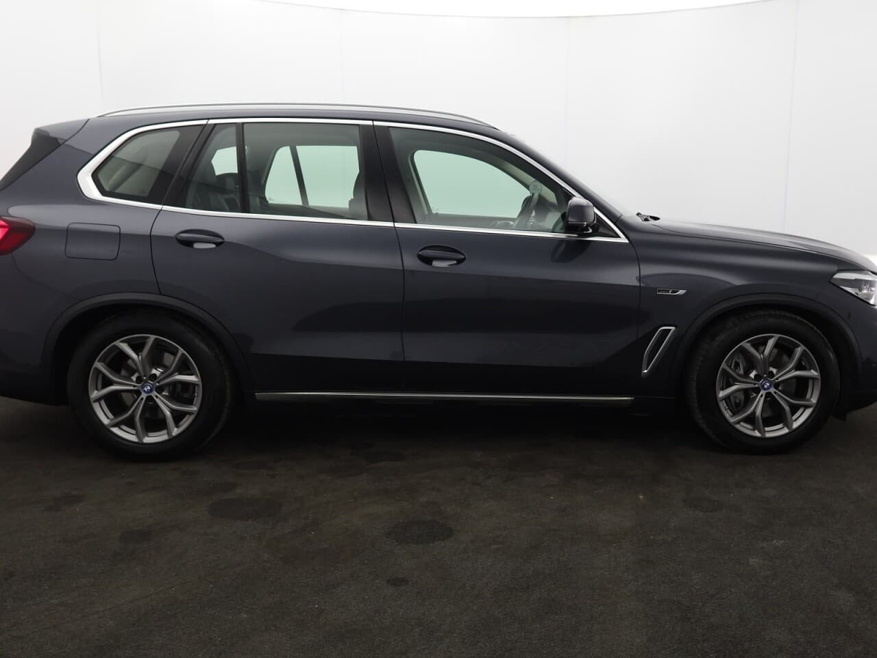 BMW X5 3.0 45e 24kWh xLine — image 11