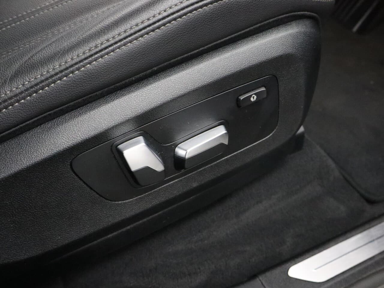 BMW X5 3.0 45e 24kWh xLine — image 65