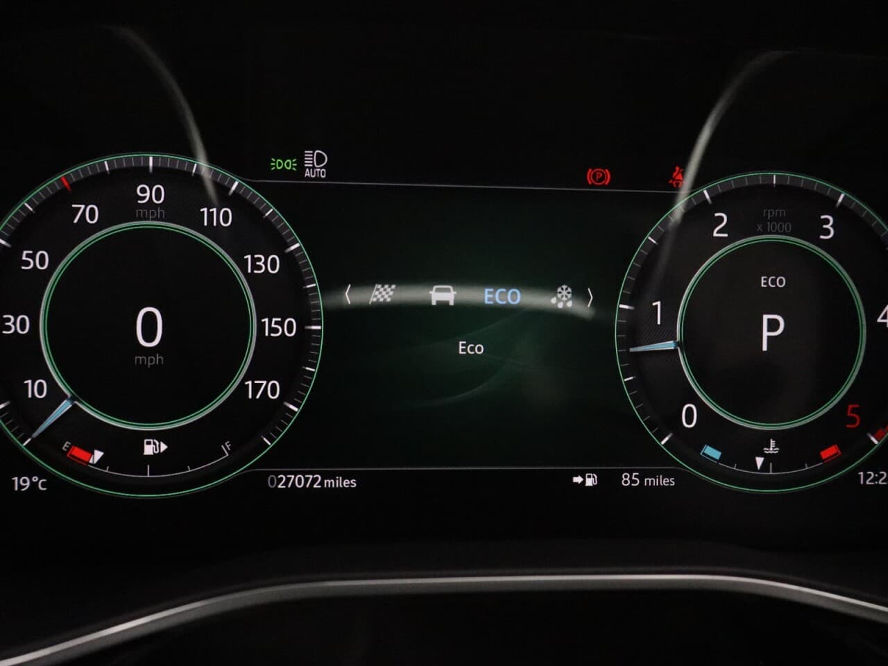 Jaguar F-Pace 2.0 D200 MHEV R-Dynamic HSE Black — image 51