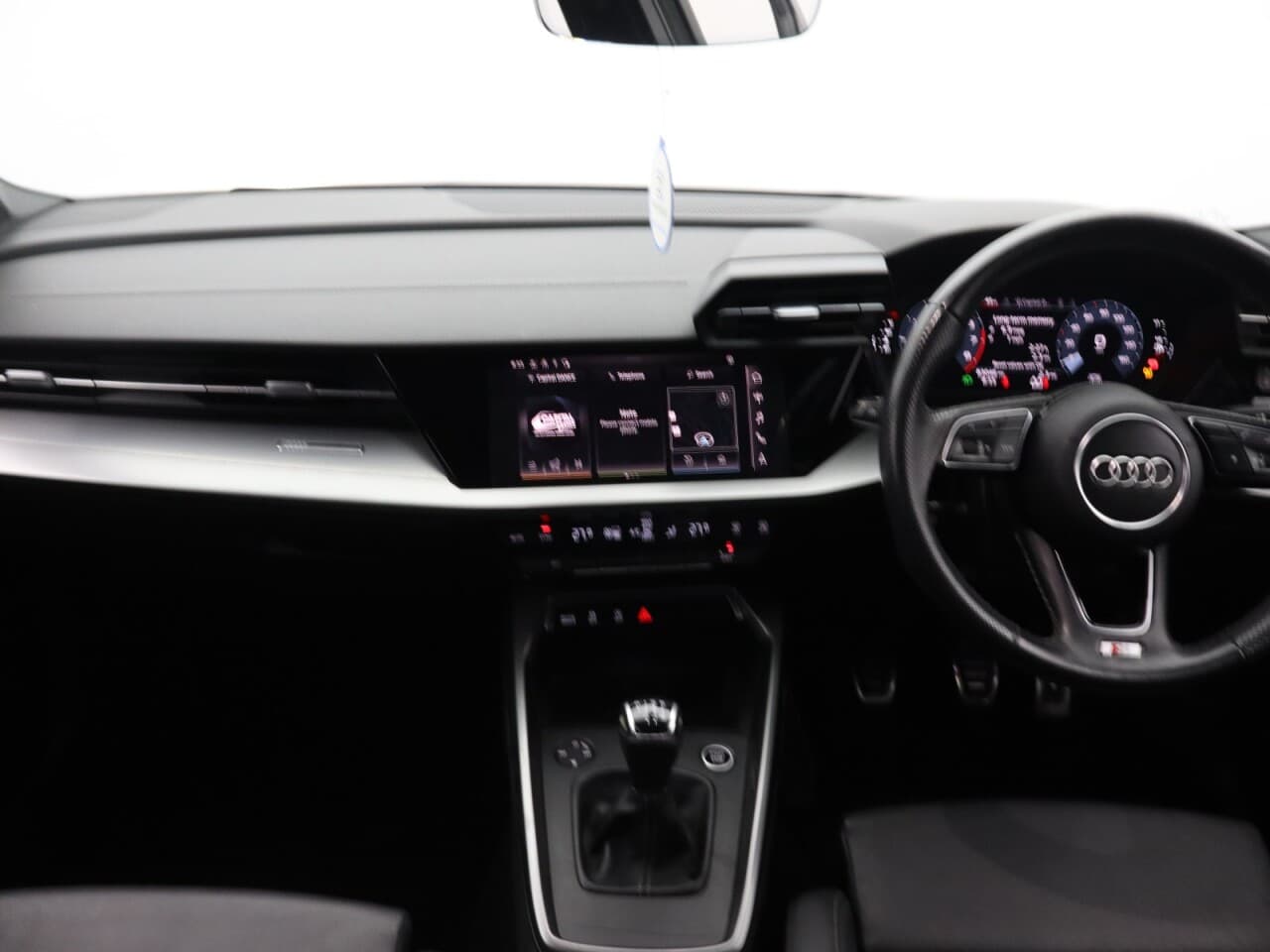 Audi A3 1.0 TFSI 30 S line — image 12