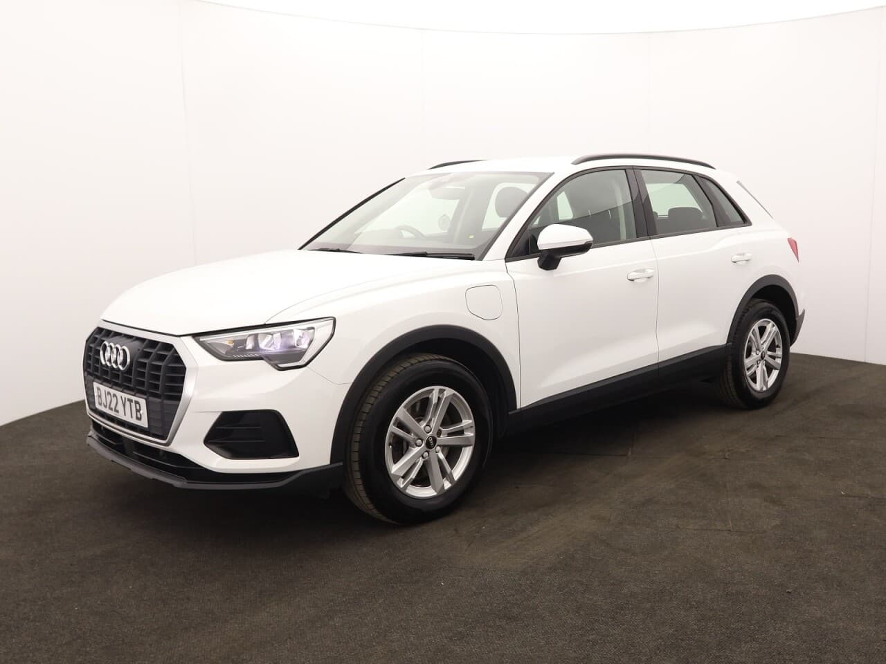 Audi Q3 1.4 TFSIe 45 Technik — image 5