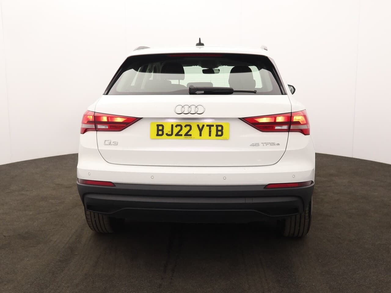 Audi Q3 1.4 TFSIe 45 Technik — image 9