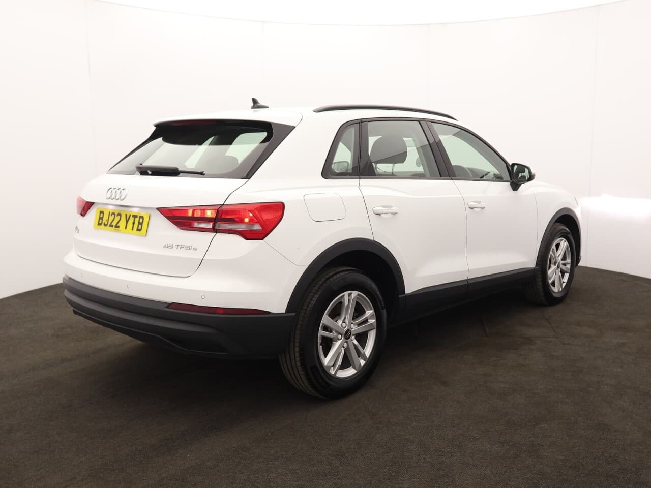 Audi Q3 1.4 TFSIe 45 Technik — image 10