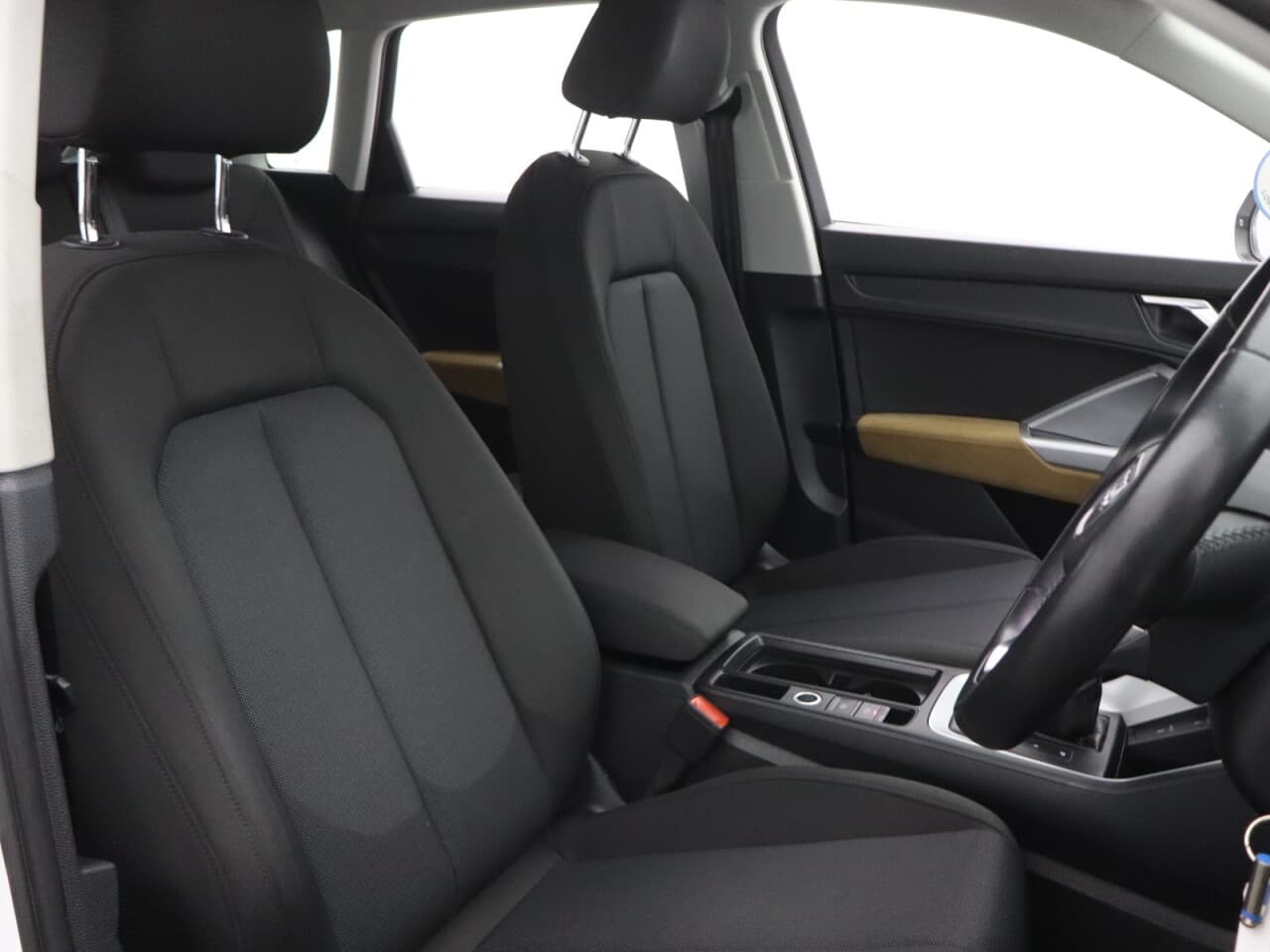 Audi Q3 1.4 TFSIe 45 Technik — image 15