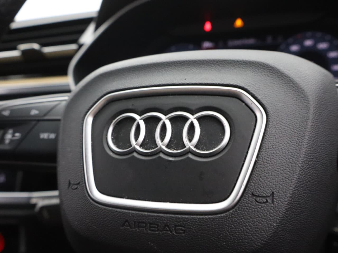 Audi Q3 1.4 TFSIe 45 Technik — image 20