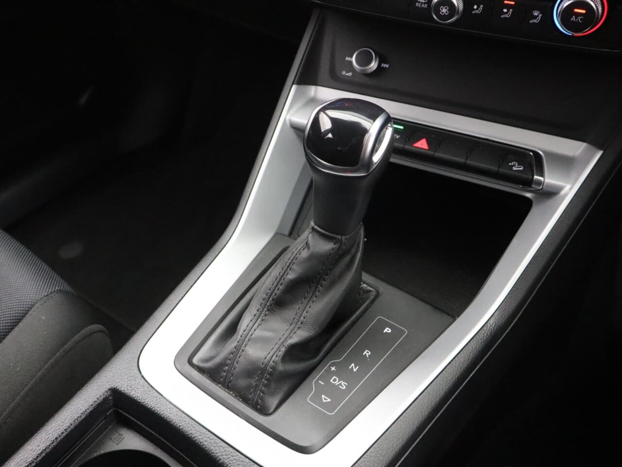 Audi Q3 1.4 TFSIe 45 Technik — image 23