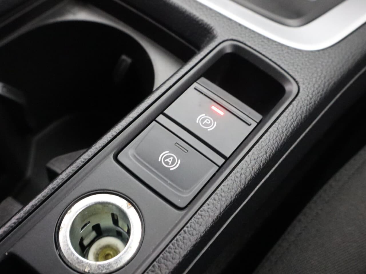 Audi Q3 1.4 TFSIe 45 Technik — image 27