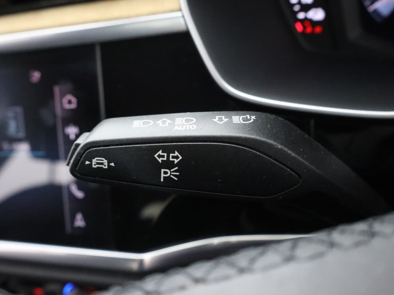 Audi Q3 1.4 TFSIe 45 Technik — image 38