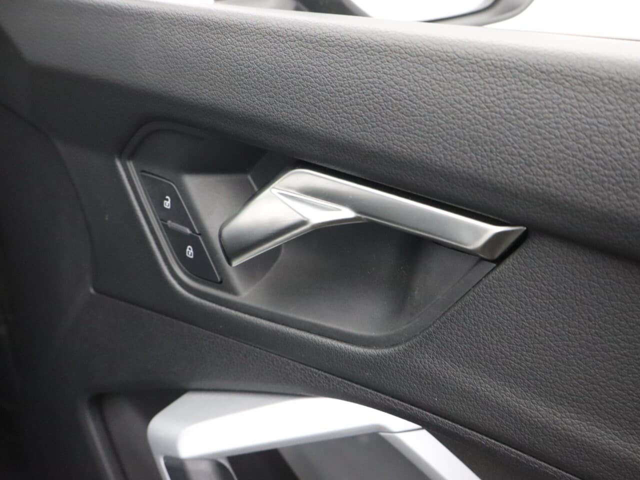 Audi Q3 1.4 TFSIe 45 Technik — image 48