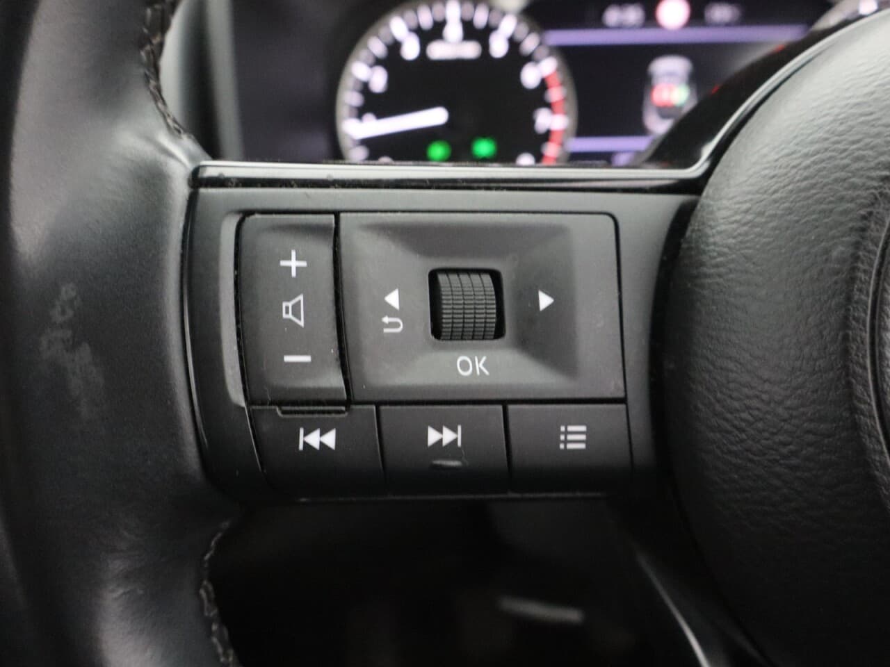Nissan Qashqai 1.3 DIG-T MHEV Acenta Premium — image 17