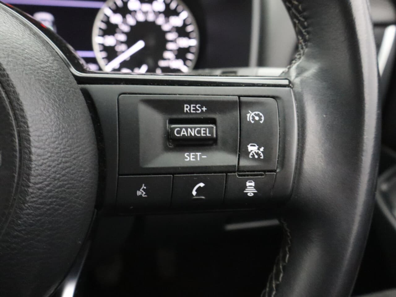 Nissan Qashqai 1.3 DIG-T MHEV Acenta Premium — image 18