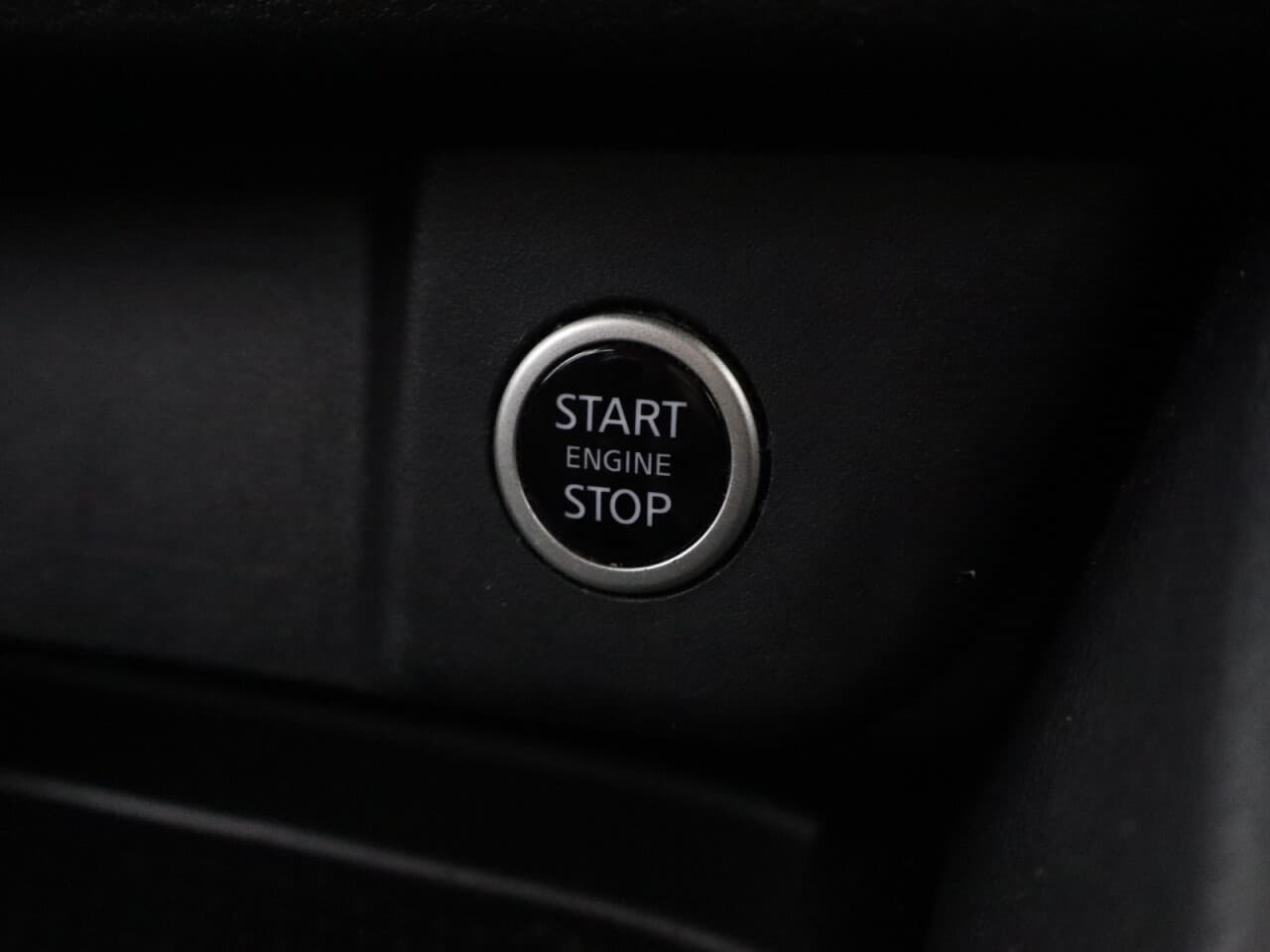 Nissan Qashqai 1.3 DIG-T MHEV Acenta Premium — image 29