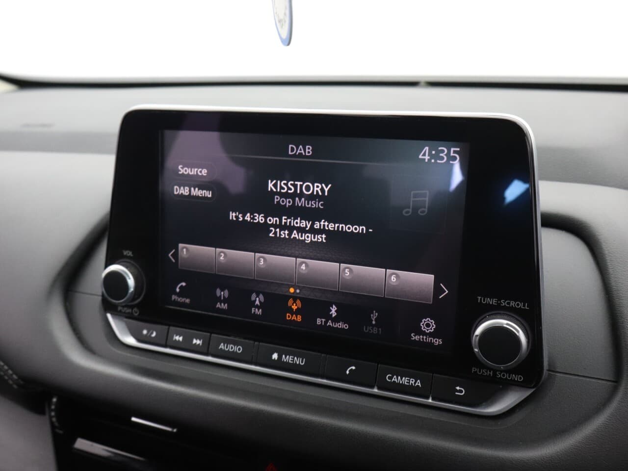Nissan Qashqai 1.3 DIG-T MHEV Acenta Premium — image 32