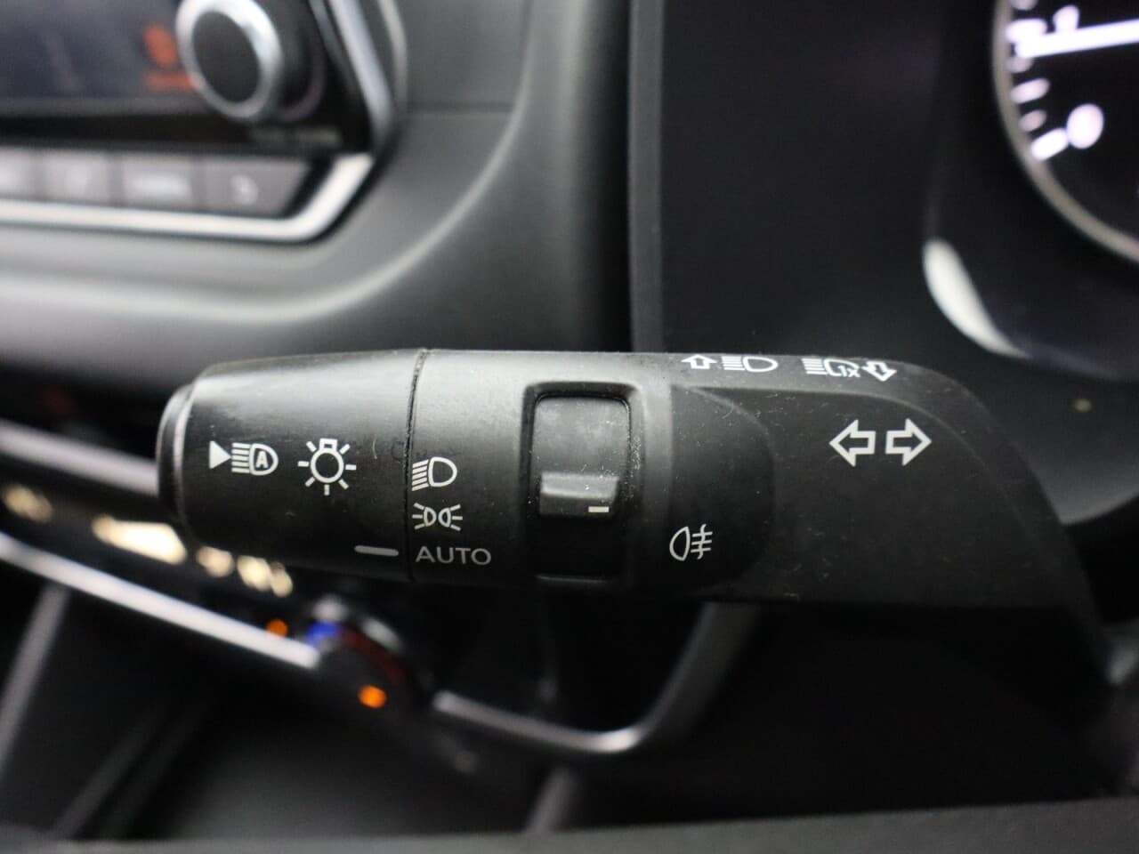 Nissan Qashqai 1.3 DIG-T MHEV Acenta Premium — image 36