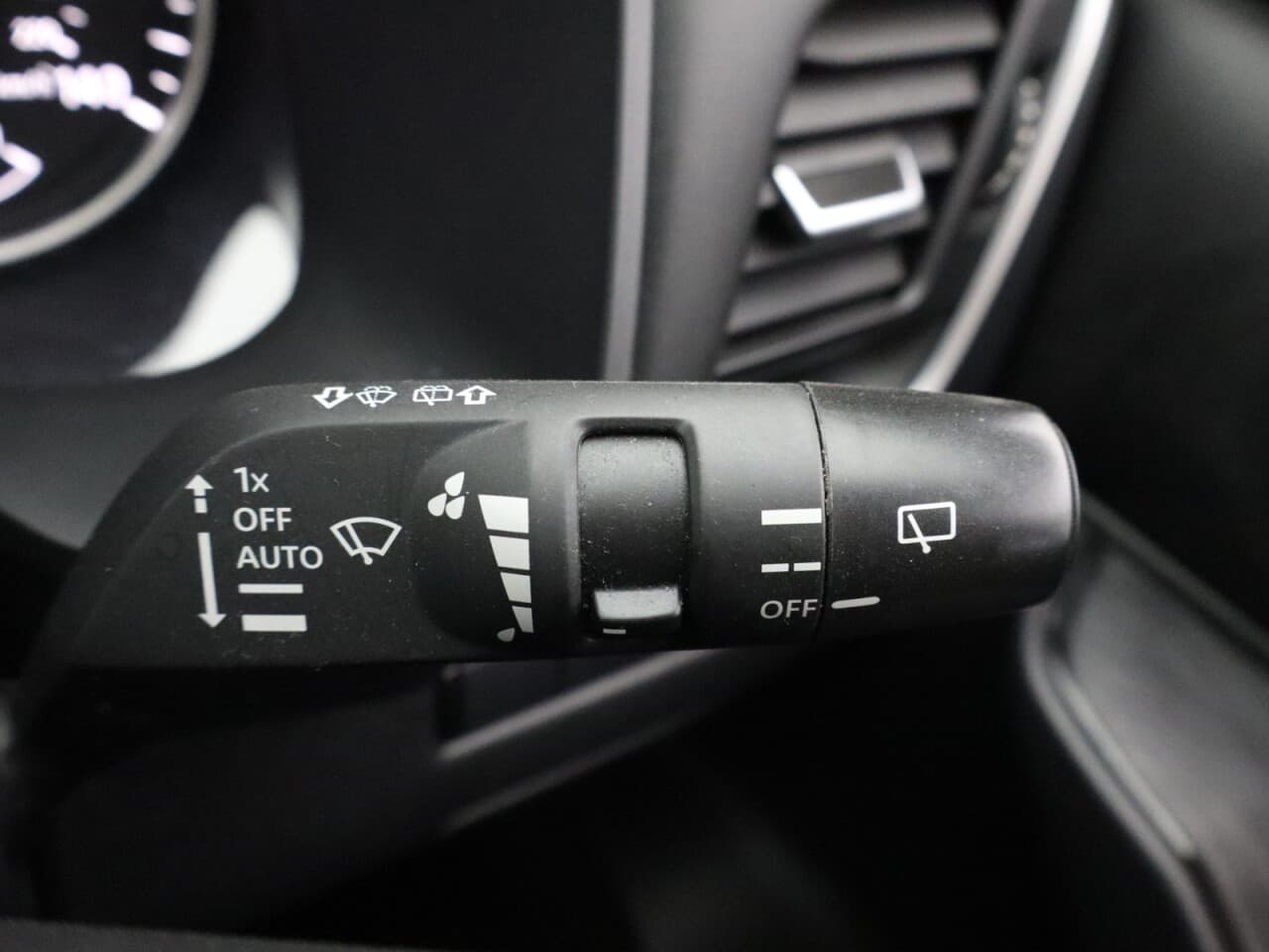Nissan Qashqai 1.3 DIG-T MHEV Acenta Premium — image 37